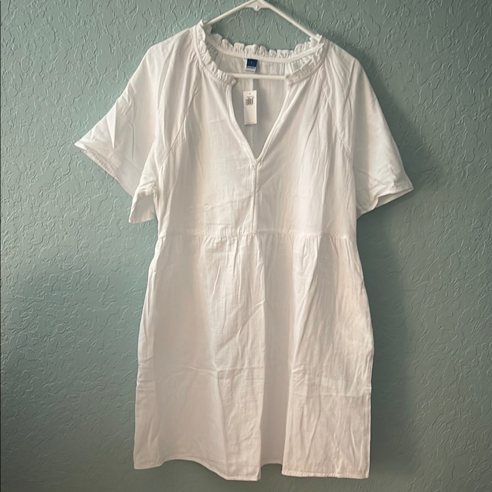 NWT Old Navy Ivory Ruffle Trim V-Neck Dress
